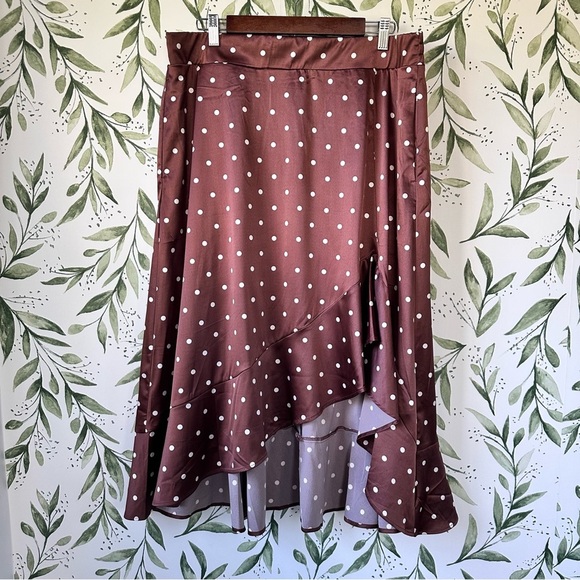 Torrid Asymmetrical Polka Dot Ruffle Skirt. Size 1 (1X). Brown. - Picture 1 of 8